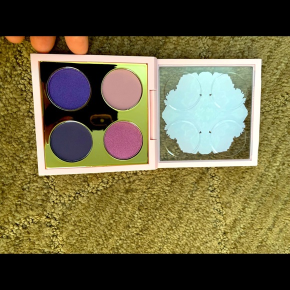 Beautiful max eyeshadow never used - Picture 1 of 2